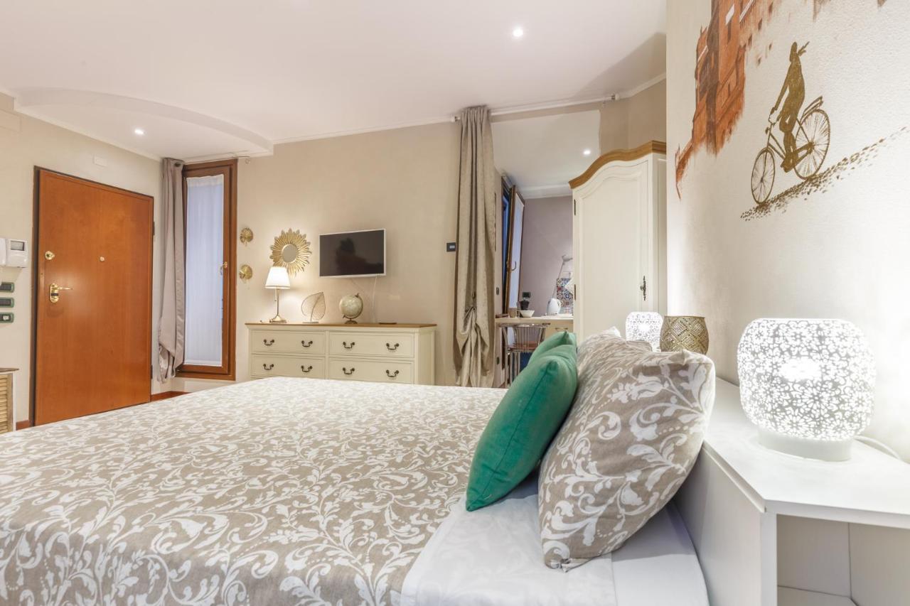Ferienwohnung A Due Passi Dal Castello Ferrara Exterior foto